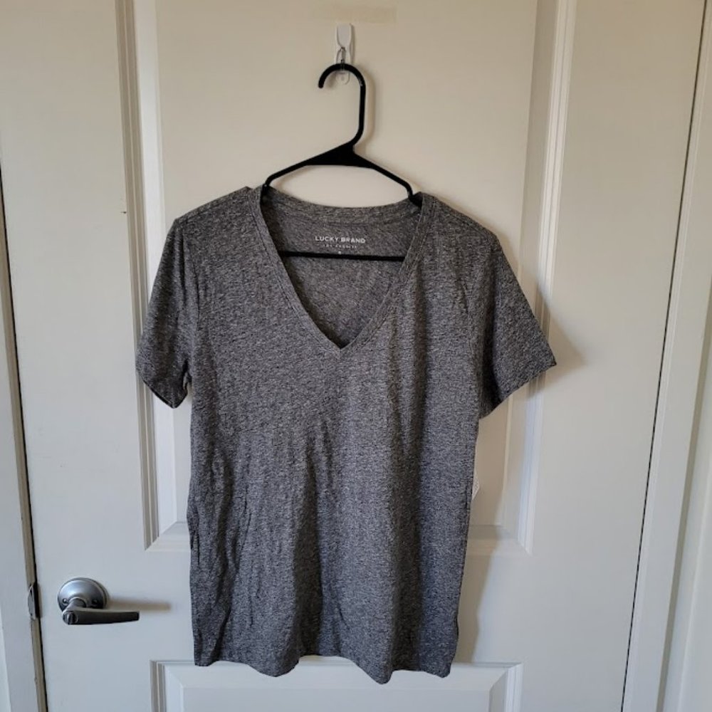 NWT Lucky Brand V-neck t-shirt size small men's